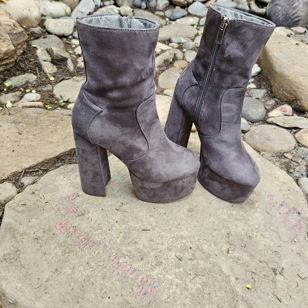 LILIANA platform ankle boots